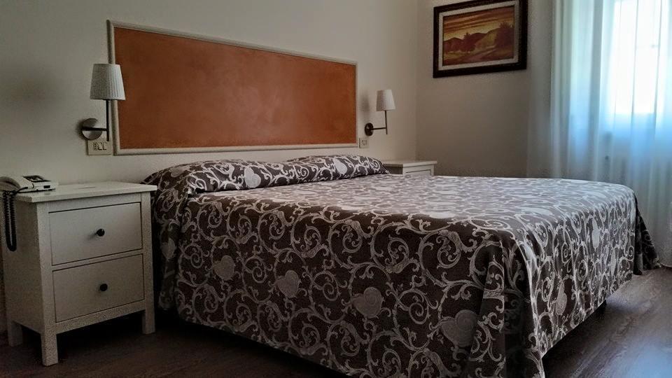 Hotel Stipino Lucca Camera foto